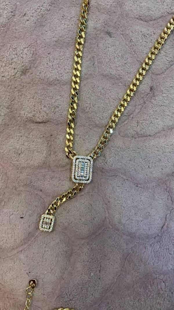 Wholesale 24K Gold Plated Iced Out Floral Laurel Wreath Pendant Cuban Chain Necklace B2B Jewelry Factory
