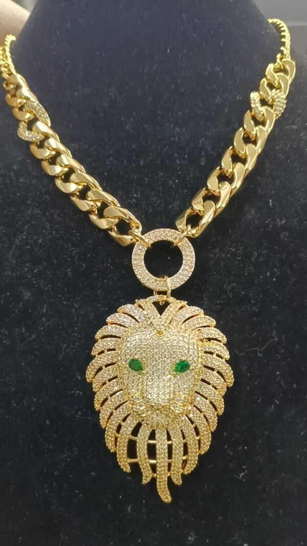 Wholesale 24K Gold Plated Heavyweight Iced Out Lion Head Pendant Cuban Chain Necklace Men Urban Jewelry B2B Guangzhou
